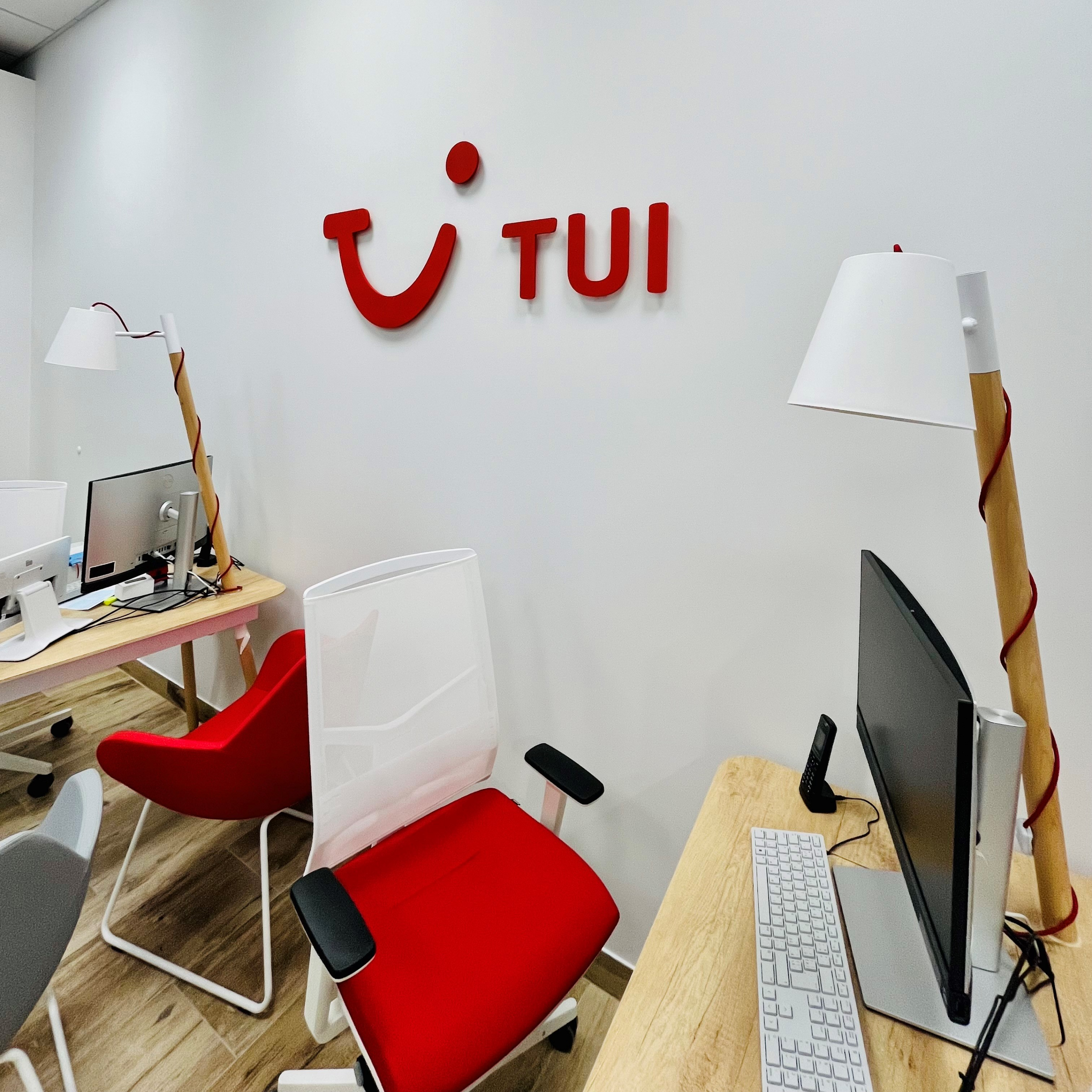TUI
