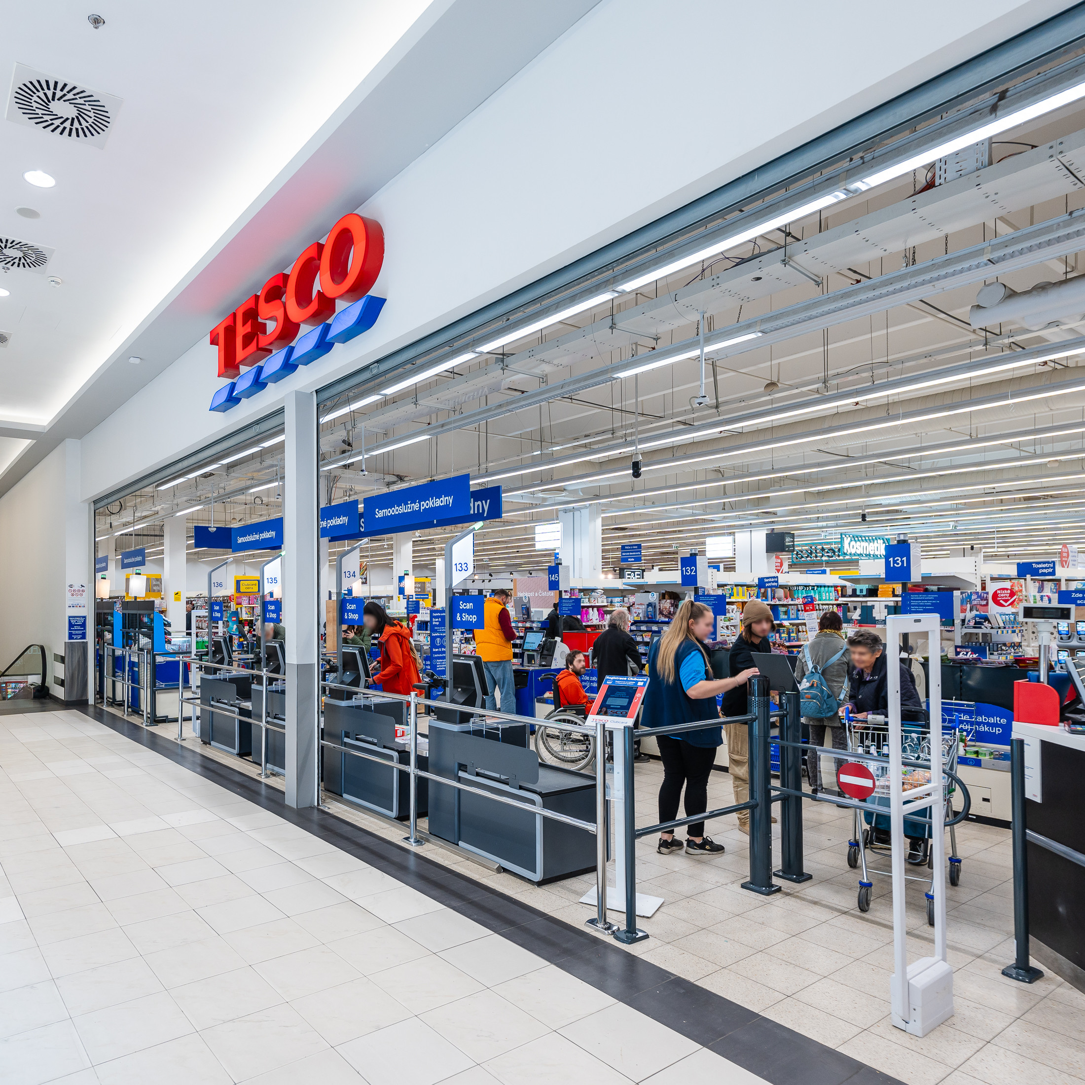 Hypermarket Tesco